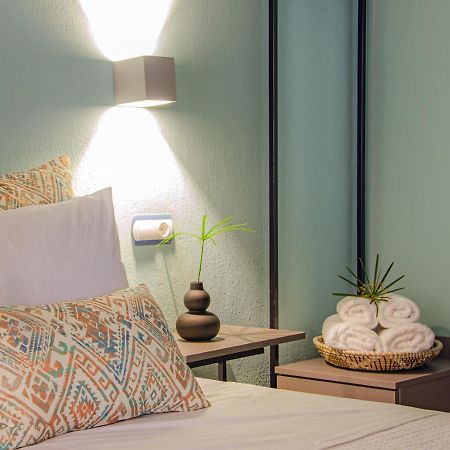 Joya Ofrynio Stylish Suites Ofrínion エクステリア 写真