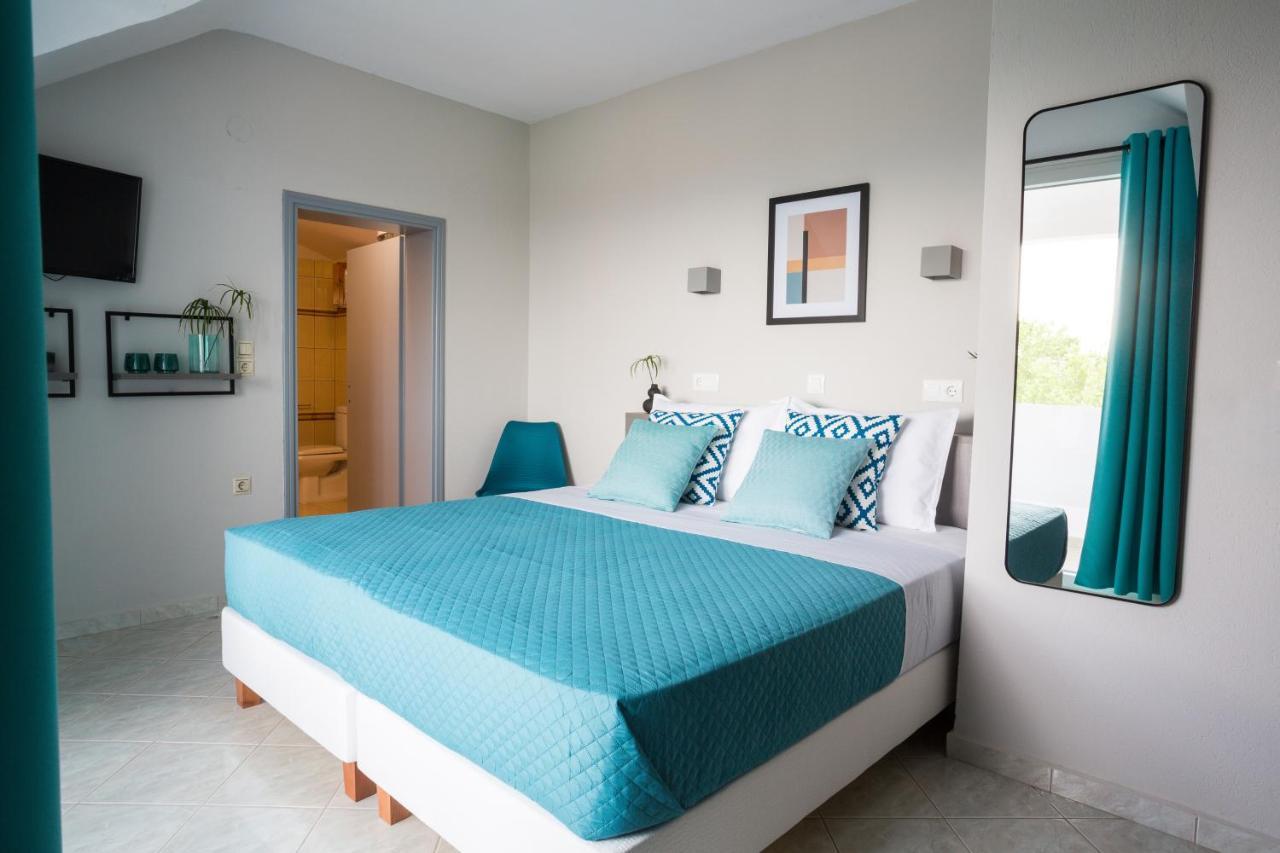 Joya Ofrynio Stylish Suites Ofrínion エクステリア 写真
