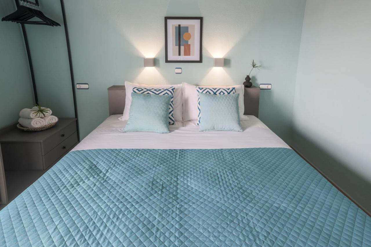 Joya Ofrynio Stylish Suites Ofrínion エクステリア 写真