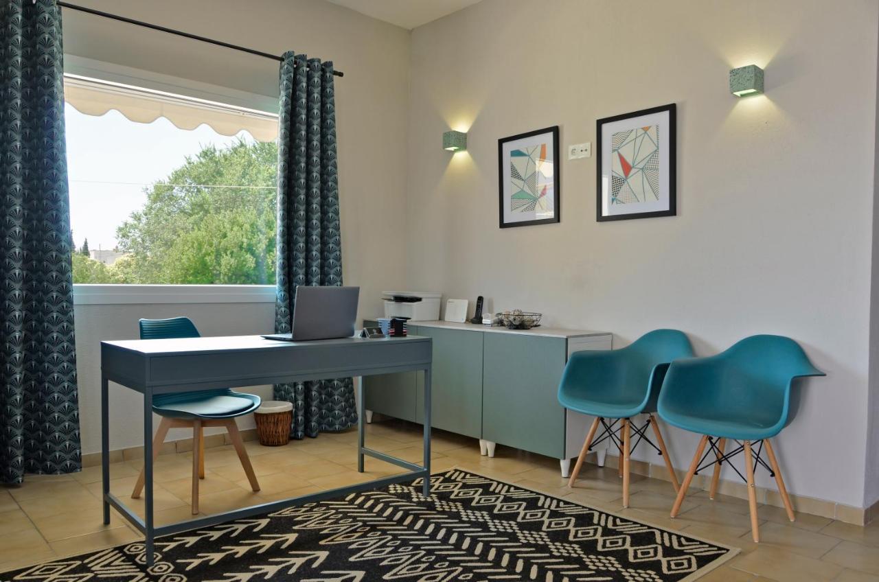 Joya Ofrynio Stylish Suites Ofrínion エクステリア 写真
